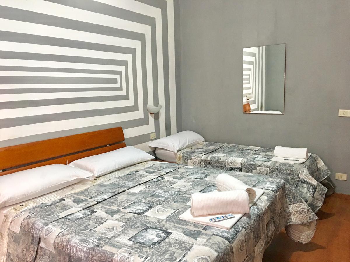 Hotel Hi Termini Roma Esterno foto