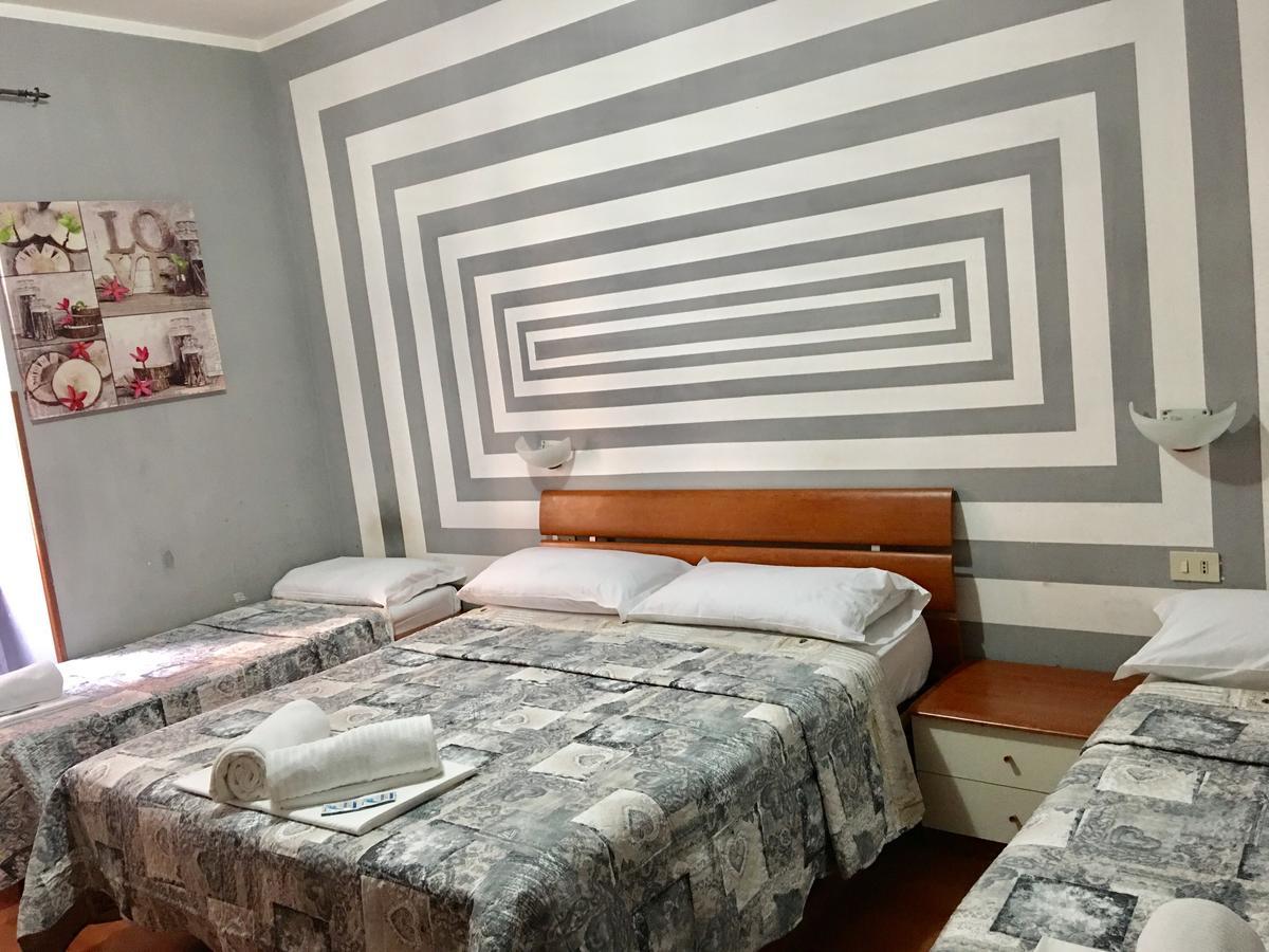 Hotel Hi Termini Roma Esterno foto